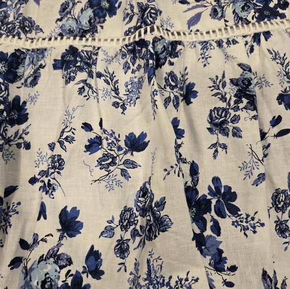 Cupcake and Cashmere Blue Floral Skirt - Picture 3 of 5